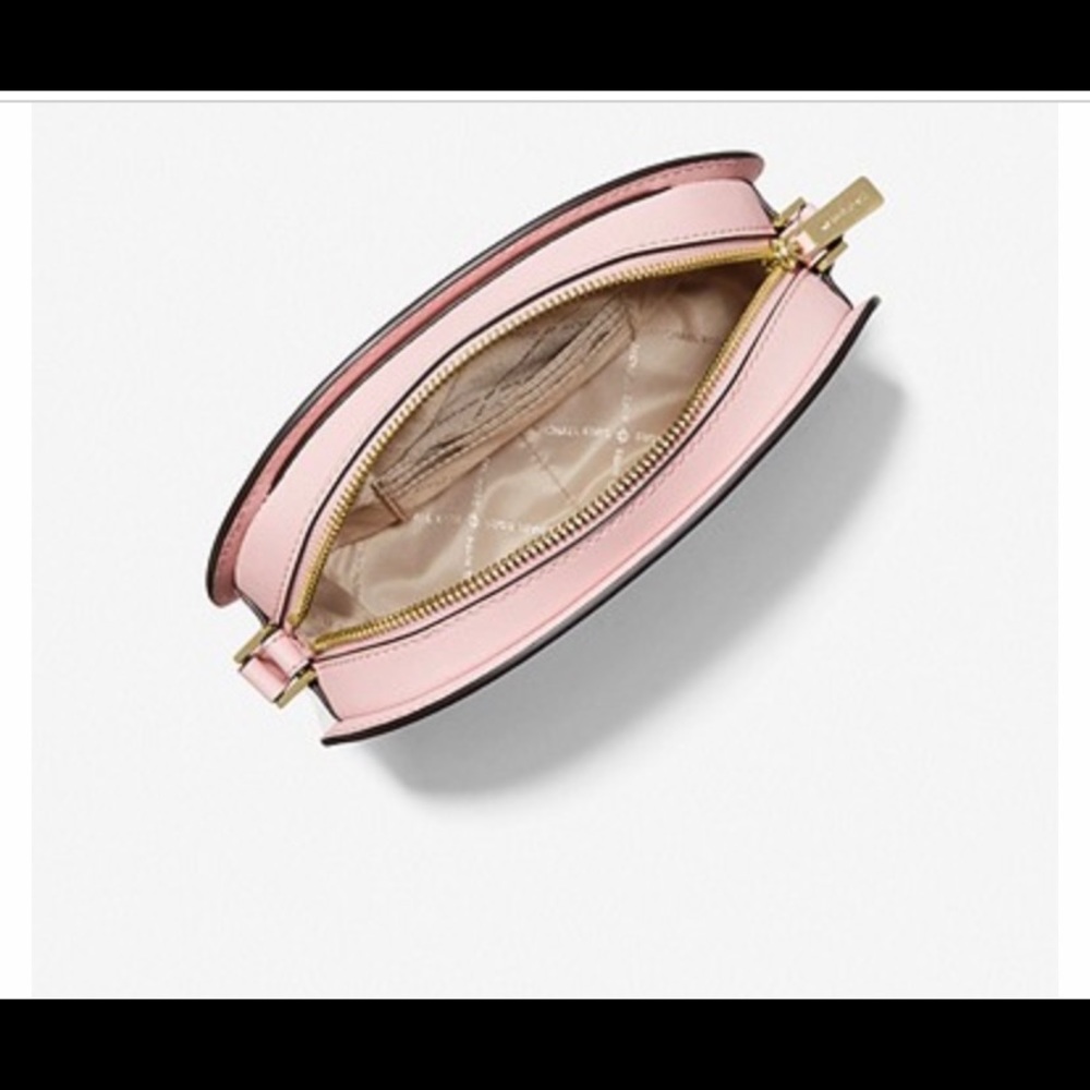 NWT Michael Kors leather oval crossbody, blush pink, new, in original wrapping! - Picture 3 of 6